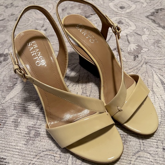 Franco Sarto Ivory/Beige Strappy Sandals Wedge Heel Size 7 - Picture 3 of 7